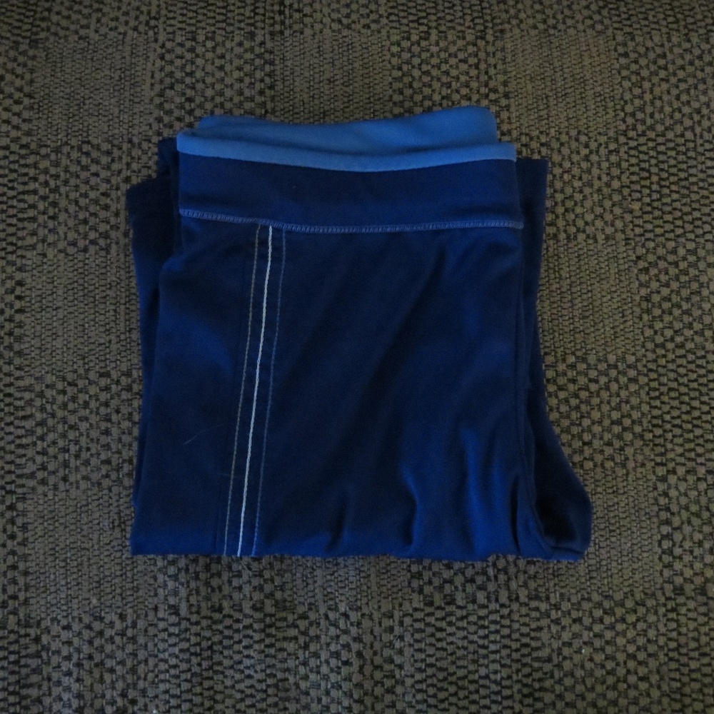 blue yoga pants